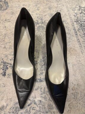 Nine West Black Pointed Toe Leather Pumps - Sleek Women's Heels